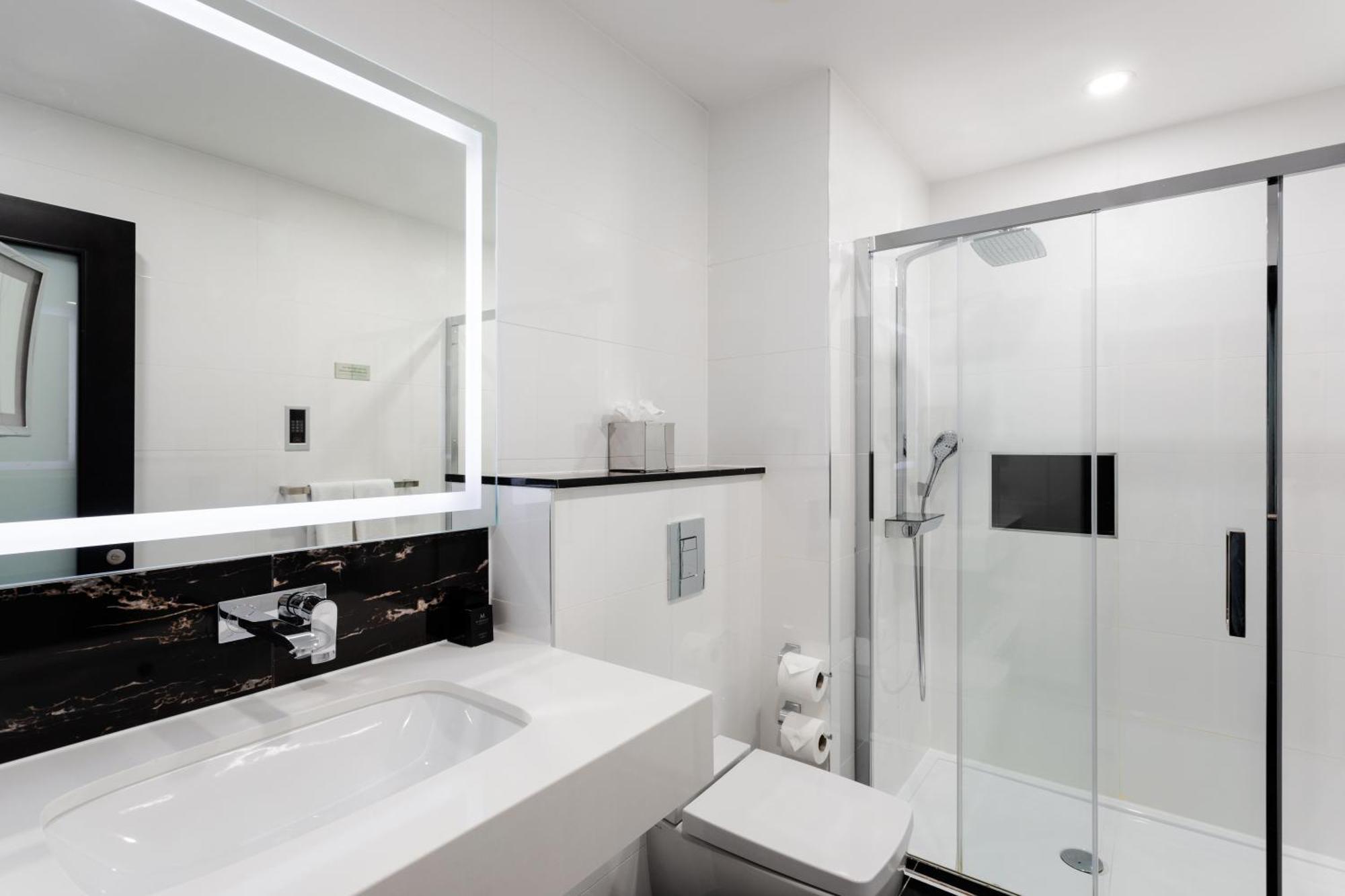 Montcalm Club King